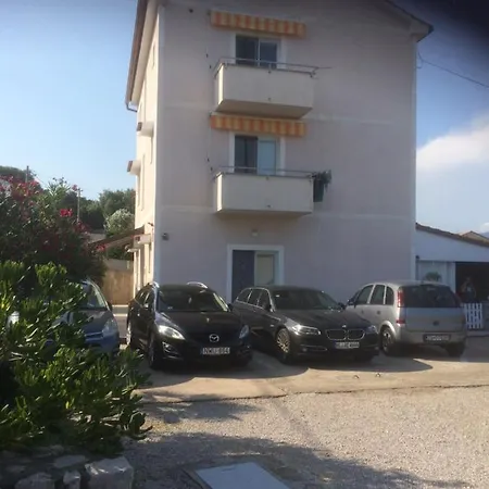 Botic Apartment *